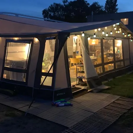 Przyczepa Foremka W Molo Surf Campsite Jastarnia