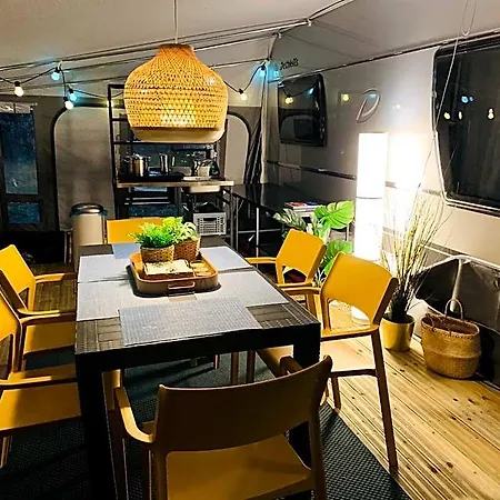 Campsite Przyczepa Foremka W Molo Surf Jastarnia